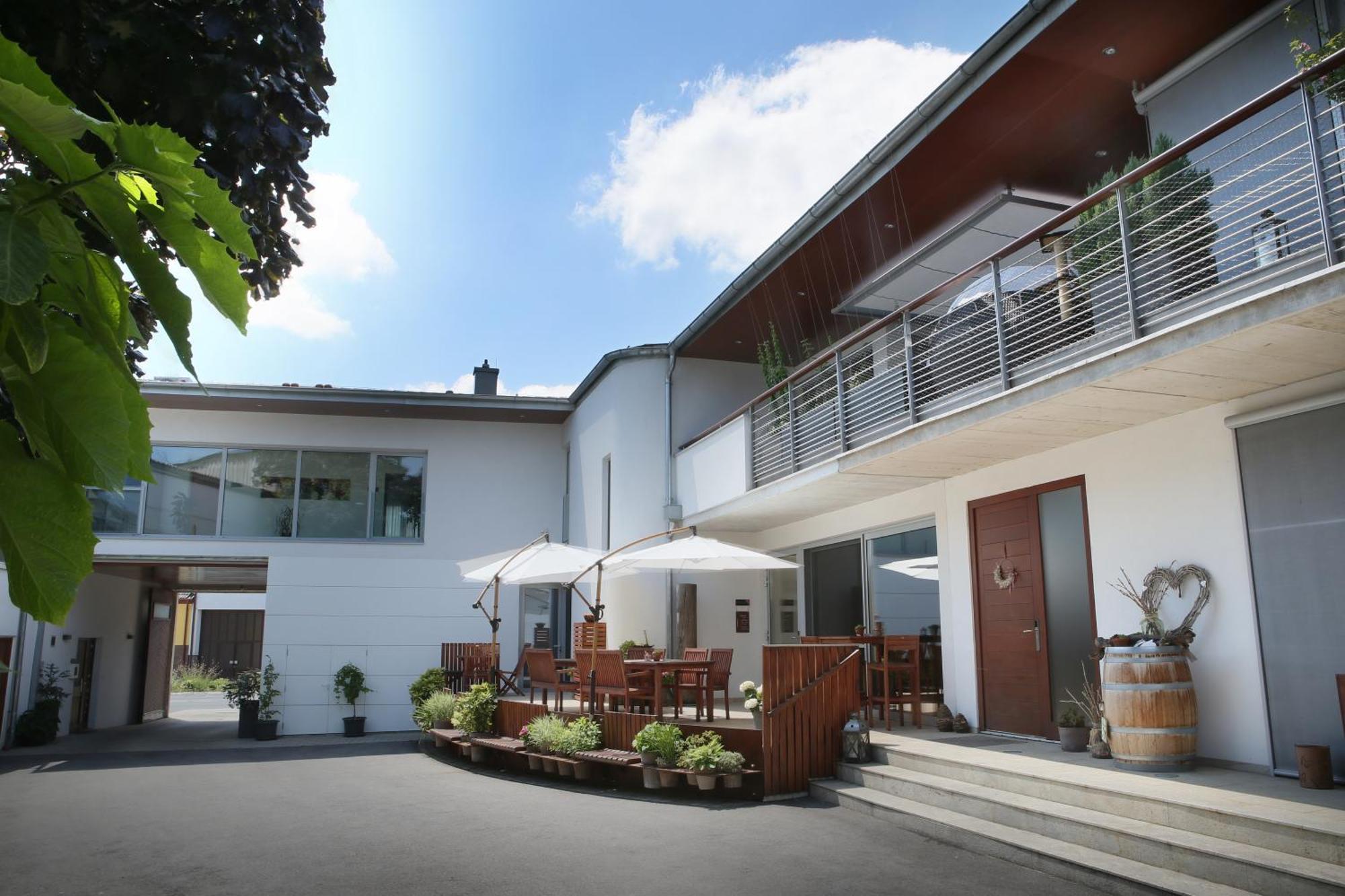 Iby-Lehrner Wein-Gut Und Wein-Traeumerei Horitschon Exterior foto